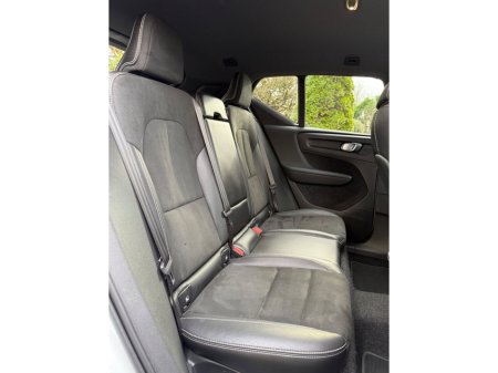 2018 Volvo XC40 D3 FWD MANUAL 150 R-DESIGN thumbnail