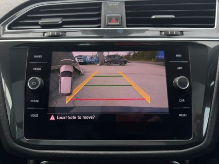 2018 Volkswagen Tiguan - thumbnail 30