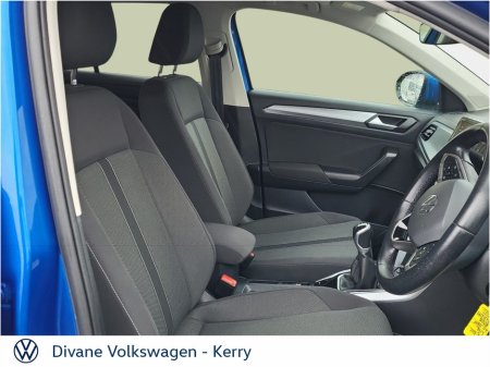 2022 Volkswagen T-Roc LIFE 2.0 TDI 116 BHP €26,950 thumbnail