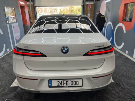 2024 BMW i7 - view 3