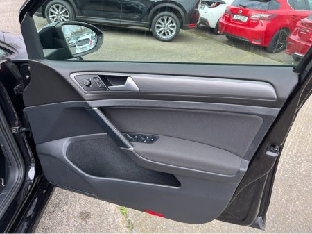 2018 Volkswagen Golf - thumbnail 12