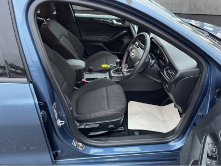 2024 Ford Focus ST-LINE 1.0T 125 M6 FWD €25,950 thumbnail
