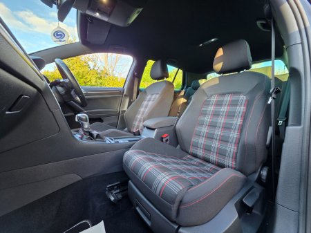 2017 Volkswagen Golf - thumbnail 21