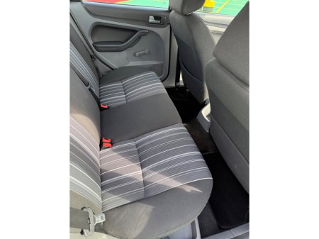 2009 Ford Focus - photo 8