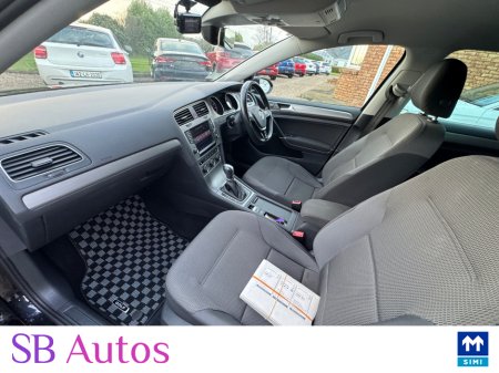 2017 Volkswagen Golf 171 Volkswagen Golf Comfortline Connect 1.2 DSG €15,550 thumbnail