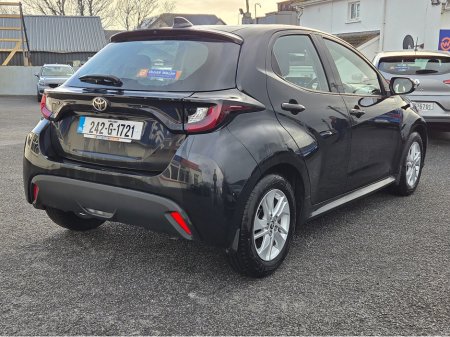 2024 Toyota Yaris 1.5 LUNA €22,950 thumbnail