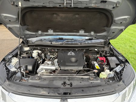 2020 Mitsubishi L200 INSTYLE  AUTO CREWCAB PICK UP thumbnail