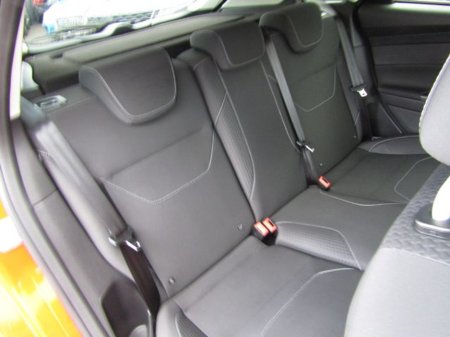 2016 Ford Focus 1.0 Zetec Ecoboost 100PS 5DR €9,950 thumbnail