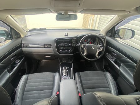 2016 Mitsubishi Outlander - thumbnail 9