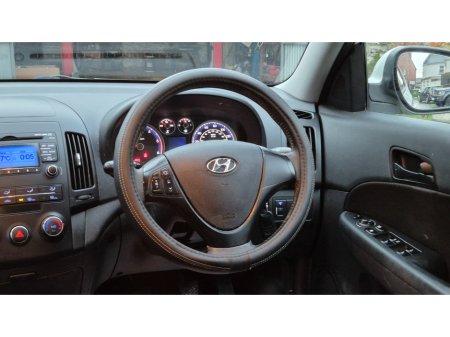 2011 Hyundai i30 Comfort 1.6CRDi 128HP €3,995 thumbnail