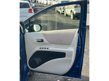 2016 Toyota Sienta 1.5 Petrol Hybrid Petrol 7 Seater Fresh Import €12,995 thumbnail