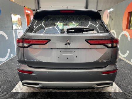 2023 Mitsubishi Outlander - photo 3