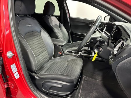 2022 Kia Ceed - thumbnail 10