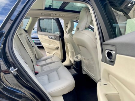 2023 Volvo XC60 T6 RECHARGE PHEV PLUS DARK AWD AUTO 5DR €39,995 thumbnail