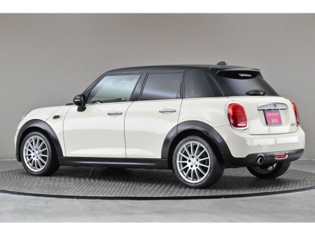 2018 MINI Hatch 1.5 COOPER 5DR*17" ALLOY WHEELS*PRIVACY GLASS*P*REVERSE CAMERA* €19,890 thumbnail