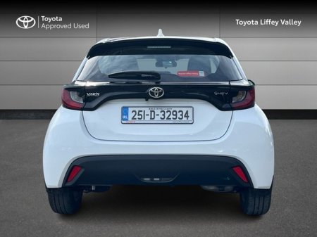 2025 Toyota Yaris - thumbnail 4