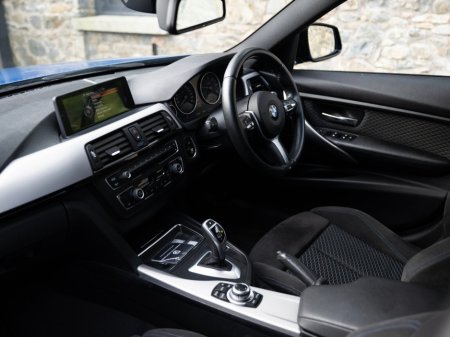 2013 BMW 3 Series - thumbnail 29