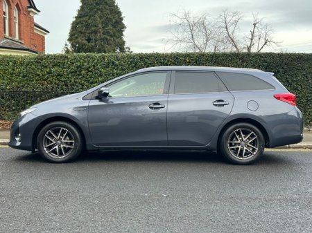 2015 Toyota Auris 1.8 VVTI HYBRID *SALE AGREED* €11,950