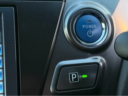 2013 Toyota Prius Alpha - thumbnail 18