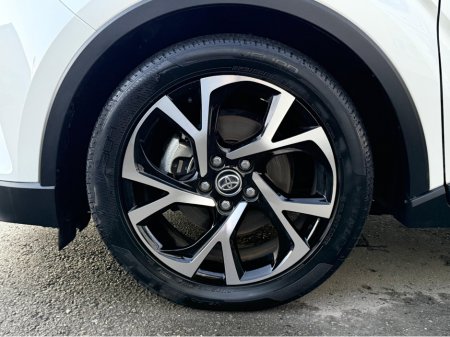 2017 Toyota C-HR (171) 1.8 HYBRID SPORT AUTO €19,450 thumbnail