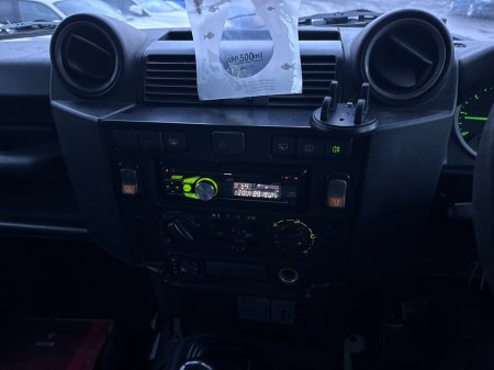 2012 Land Rover Defender - thumbnail 19