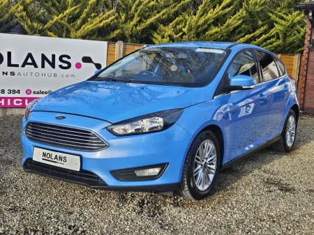 2017 Ford Focus - thumbnail 9