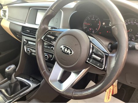 2019 Kia Optima - thumbnail 12