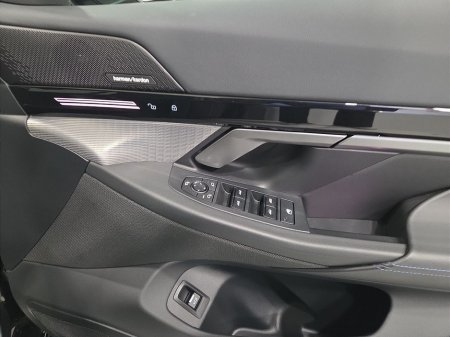 2024 BMW 5 Series - thumbnail 23