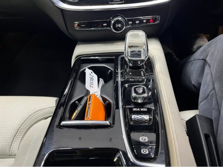 2021 Volvo V60 - thumbnail 24