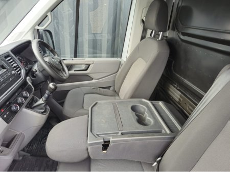 2018 Volkswagen Crafter 30 MWB 140HP MANUAL 6SPEED FWD HR 5DR €13,450 thumbnail