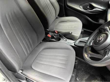 2021 Toyota Yaris - thumbnail 9