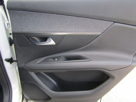 2018 Peugeot 3008 - thumbnail 34