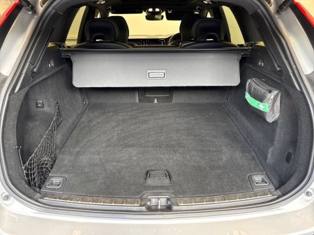 2023 Volvo XC60 - thumbnail 9