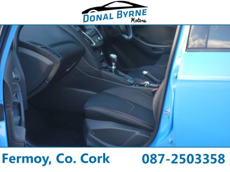 2018 Ford Focus - view 3