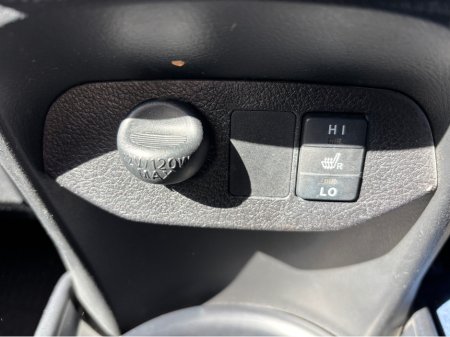 2014 Toyota Vitz - thumbnail 7