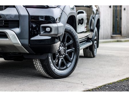 2026 Toyota Hilux - thumbnail 2