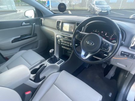 2017 Kia Sportage 1.7 PLATINUM 5DR €15,000 thumbnail