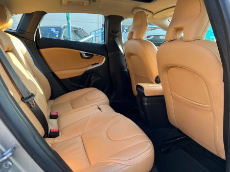 2019 Volvo V40 - thumbnail 9