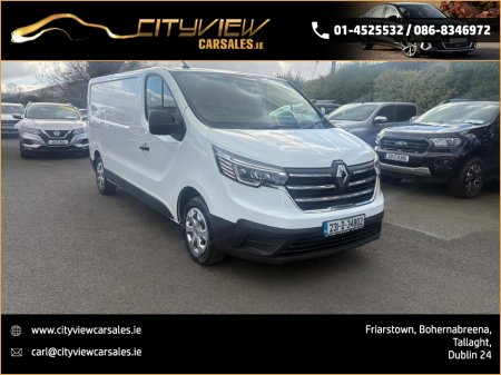 2023 Renault Trafic - view 2