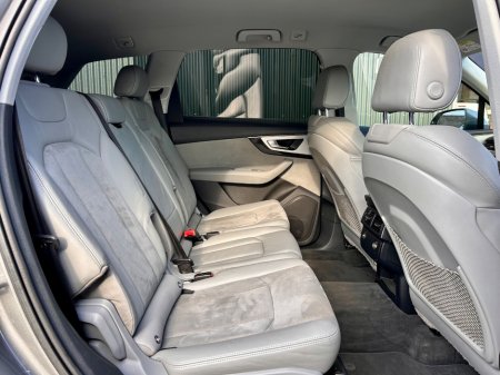 2015 Audi Q7 - thumbnail 18