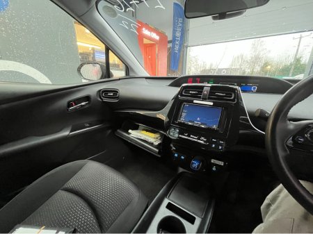 2022 Toyota Prius 2022 TOYOTA PRIUS S 1.8 AUTOMATIC / CRUISE CONTROL / REVERSE CAMERA AND MORE thumbnail