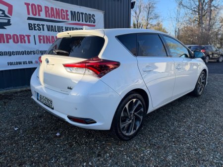 2016 Toyota Auris Hybrid €12,999 thumbnail
