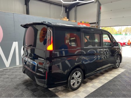 2018 Honda Stepwagon - thumbnail 2