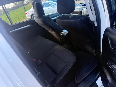2023 Toyota Hilux - thumbnail 17