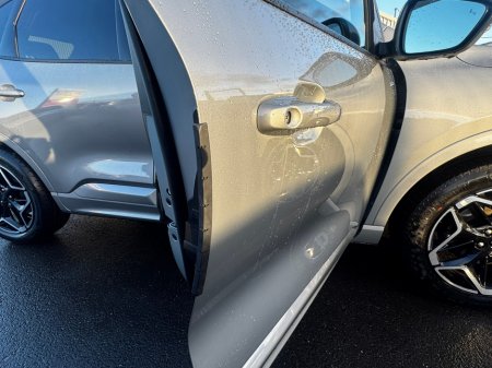 2025 Ford Kuga ST-Line X thumbnail