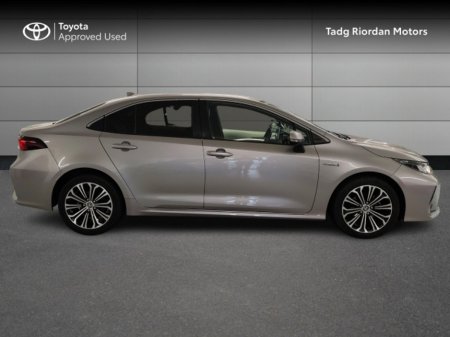 2021 Toyota Corolla HYBRID LUNA SPORT 4DR AUTO €26,950