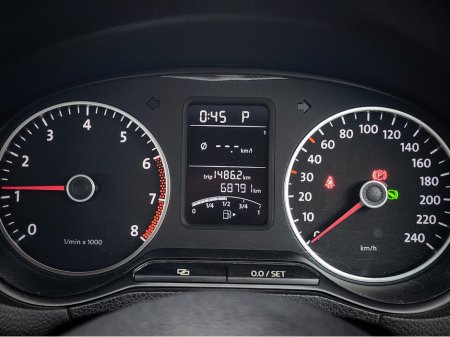 2013 Volkswagen Polo - thumbnail 30