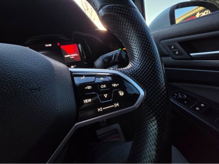 2021 Volkswagen Golf 1.5 TSI R-LINE  130HP ORIGINAL IRISH CAR €24,500 thumbnail