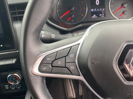 2020 Renault Clio - thumbnail 18