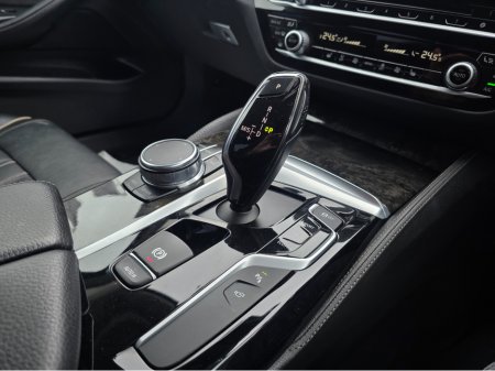 2017 BMW 5 Series 523D LUXURY - CARPLAY NAVIGATION EDITION FULL LEATHER ELECTRIC HEATED SEATS - 360 REVERCE CAMERA - PRIVACY GLASS €24,950 thumbnail